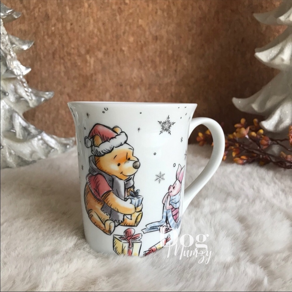 Disney Winnie the Pooh Christmas Snowing Cup Set